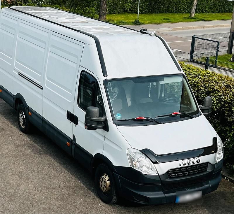 Second-hand Iveco Daily 146 CP (107 kW) 2014 Monovolum