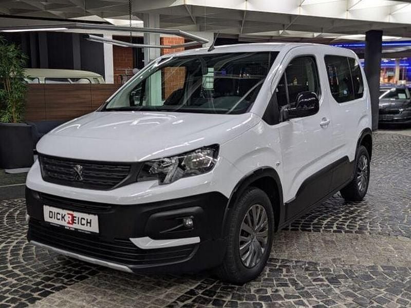 Gebraucht Peugeot Rifter Active 102 PS (75 kW) 2023 Weiß Van / Kleinbus