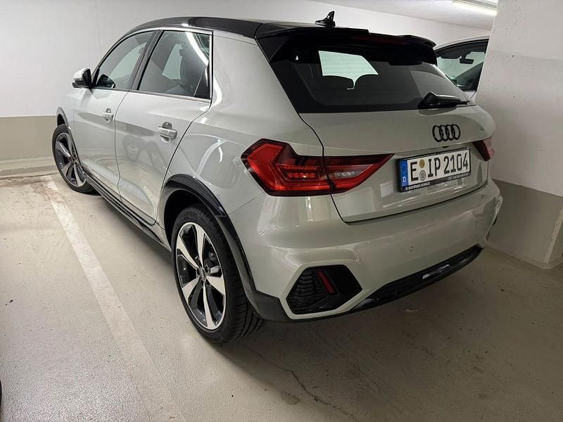 Silber Gebraucht 2024 Audi A1 S-Line Kleinwagen | 29.900 € (Fairer Preis) - Bild 1/4