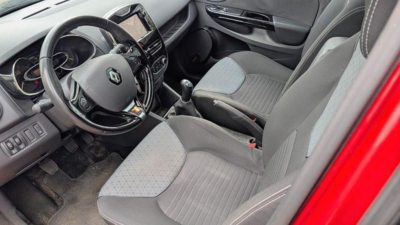 Gebraucht Renault Clio IV Dynamique 90 PS (66 kW) 2013 Rot Limousine