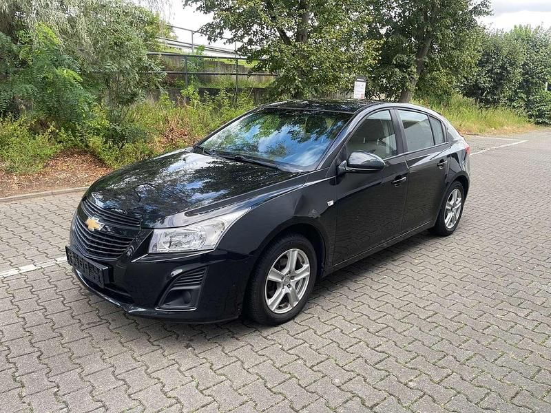 Schwarz Gebraucht 2013 Chevrolet Cruze LS Limousine | 3.999 € (Fairer Preis) - Bild 1/4