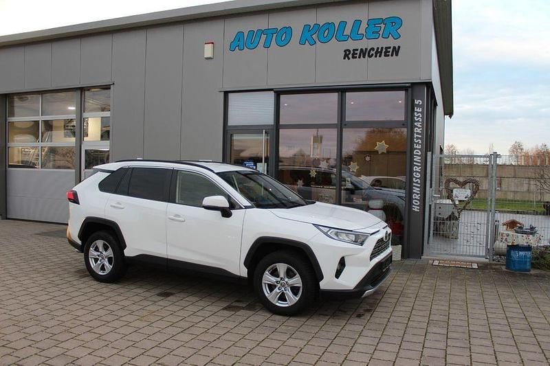 Weiß Gebraucht 2020 Toyota RAV4 Comfort SUV | 22.400 € (Fairer Preis) - Bild 1/4