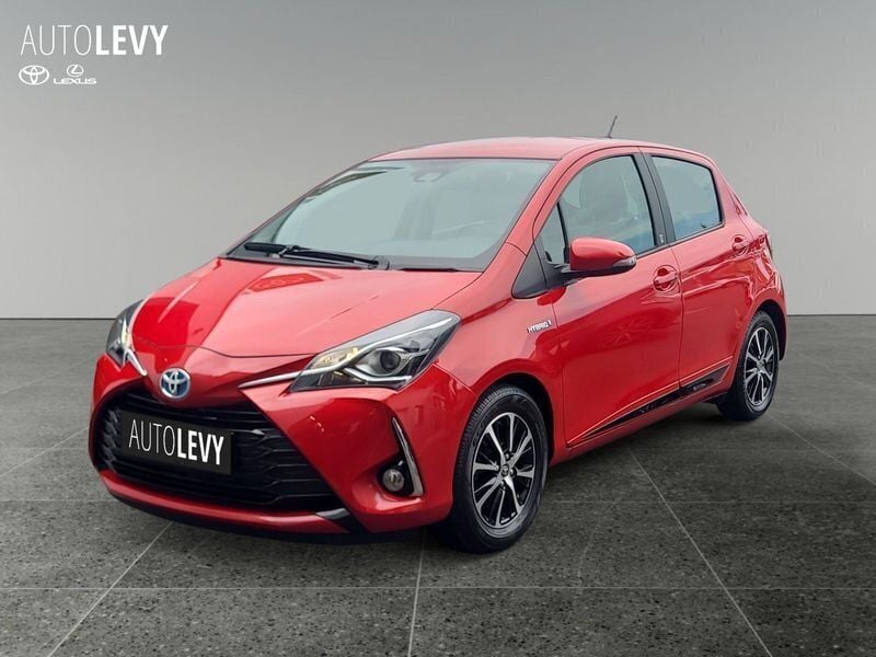 Rot Gebraucht 2018 Toyota Yaris Hybrid Team Kleinwagen | 14.470 € (Fairer Preis) - Bild 1/4