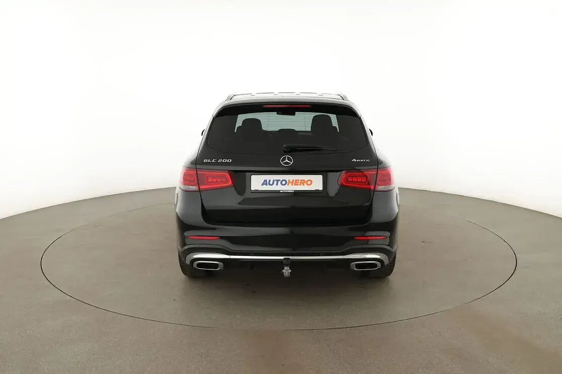 Gebraucht Mercedes GLC200 AMG line 211 PS (155 kW) 2022 Schwarz SUV