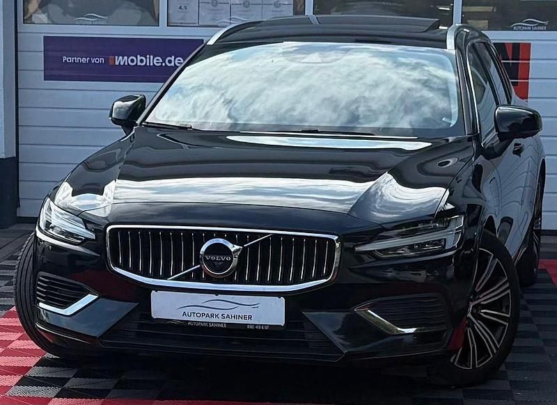 Schwarz Gebraucht 2021 Volvo V60 Inscription Kombi | 25.999 € (Superpreis) - Bild 1/4