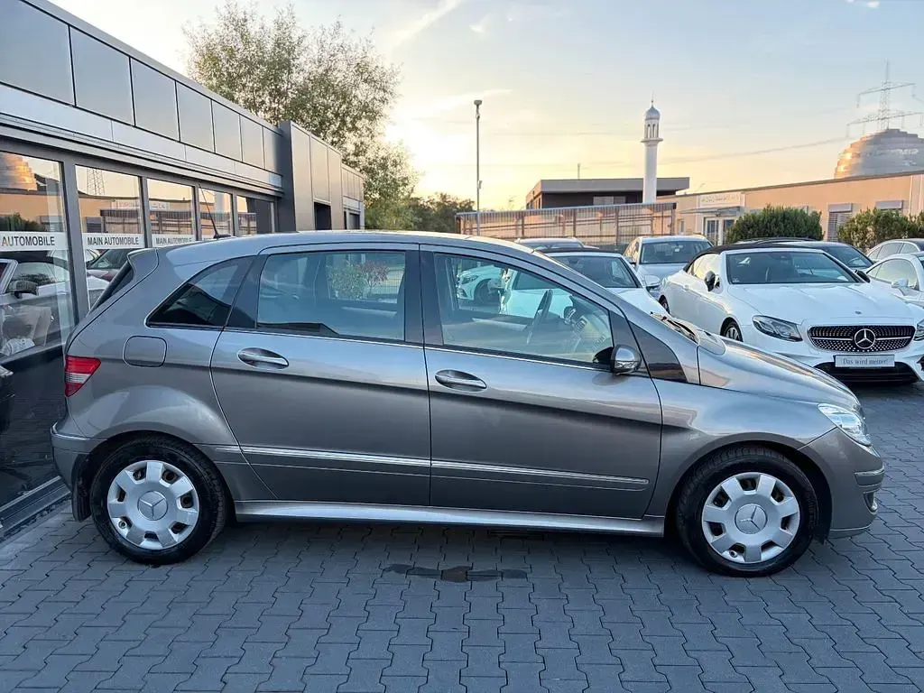 Gebraucht Mercedes B180 109 PS (80 kW) 2006 Grau Van / Kleinbus
