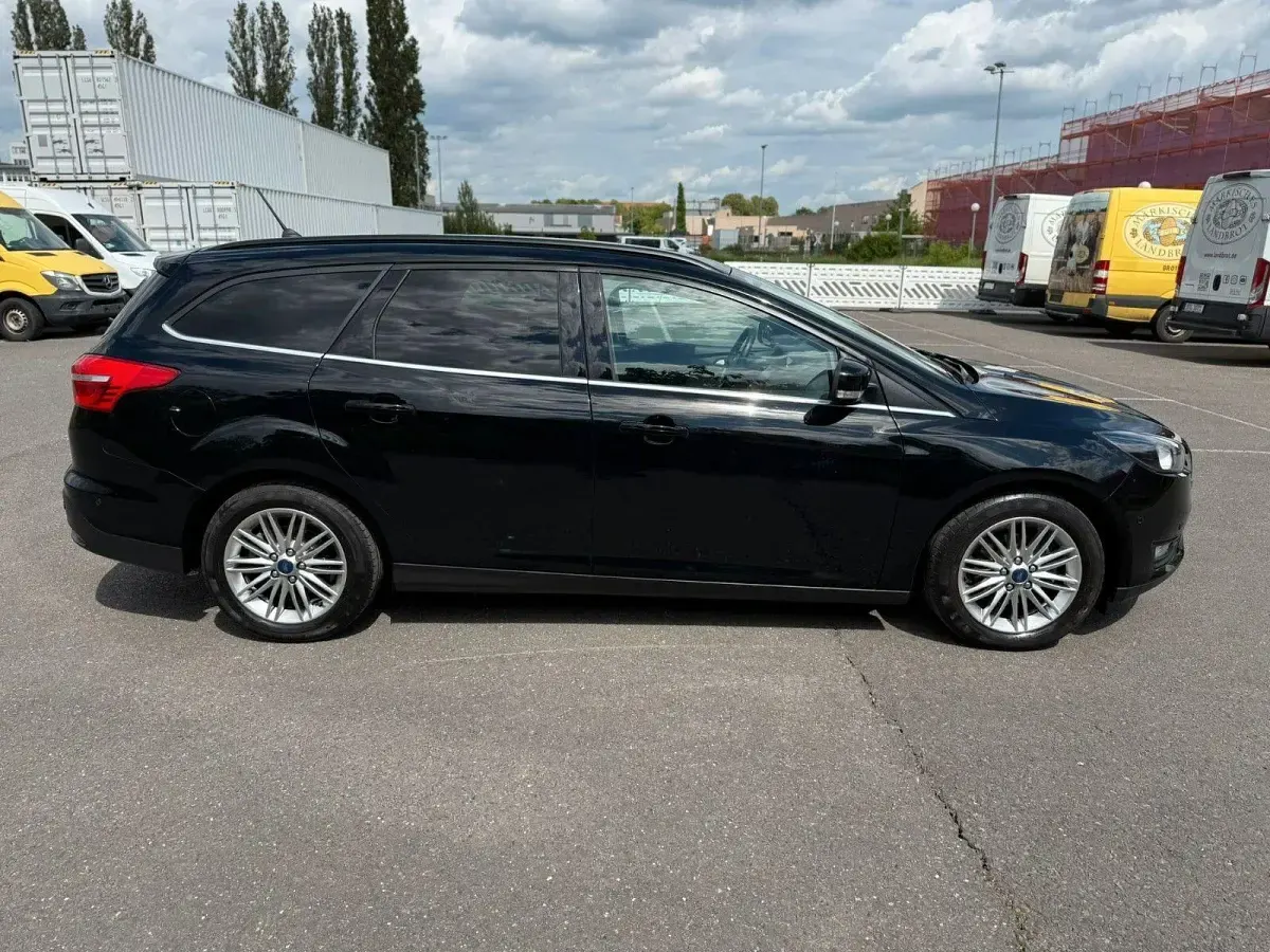 Usata Ford Focus Cool & Connect 101 CV (74 kW) 2018 Nero Station wagon