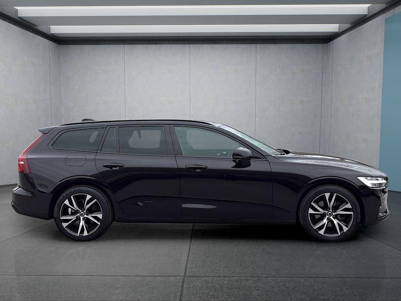 Gebraucht Volvo V60 Plus 197 PS (144 kW) 2024 Schwarz Kombi