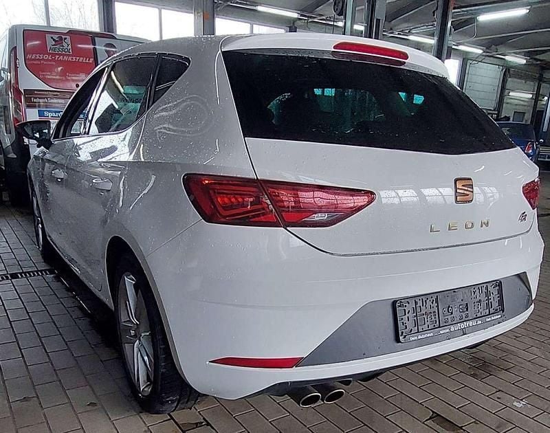 Gebraucht Seat Leon FR Sport 125 PS (91 kW) 2017 "candy" weiss Kleinwagen