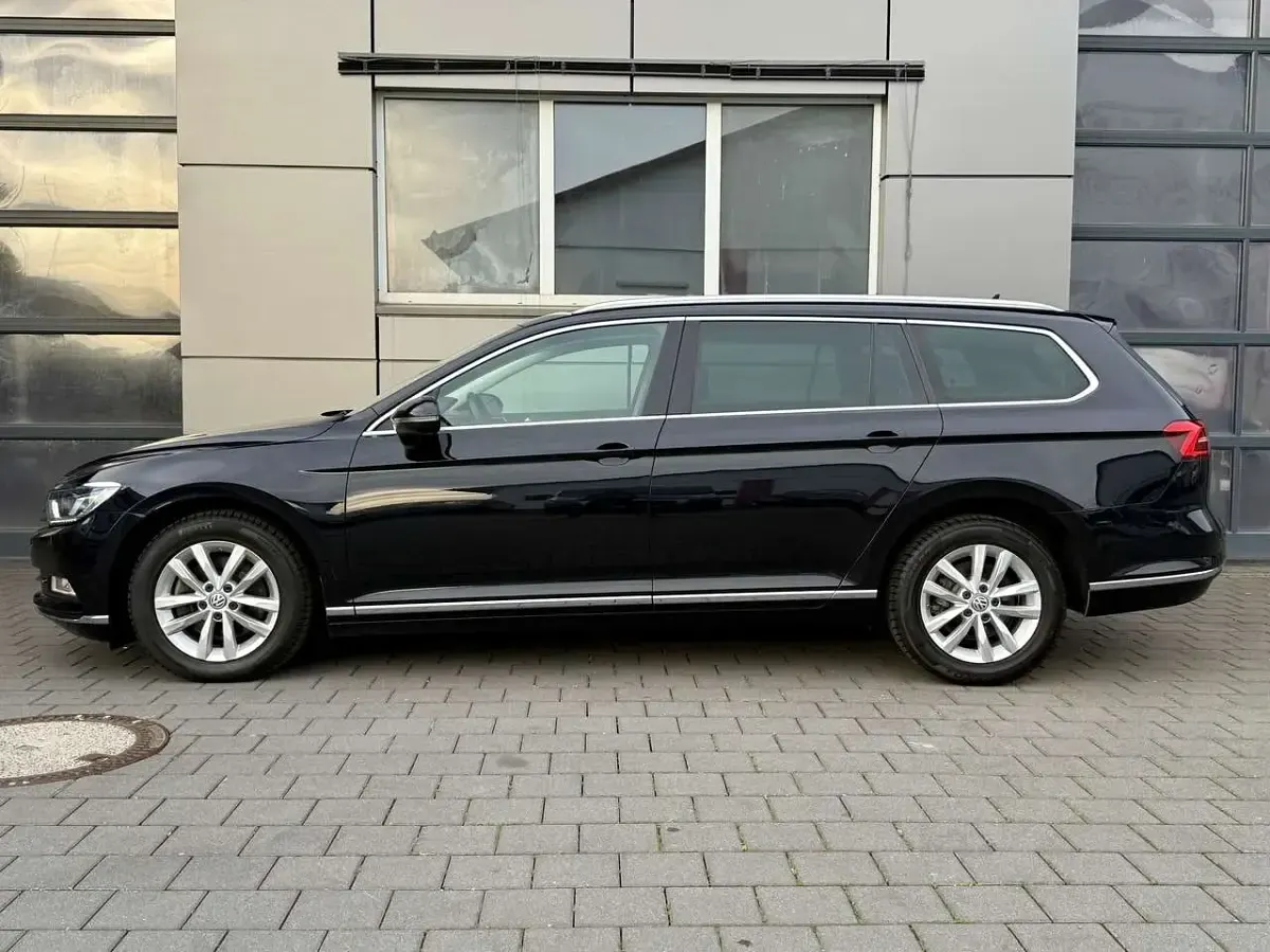 Gebraucht VW Passat Highline 150 PS (110 kW) 2019 Schwarz Kombi
