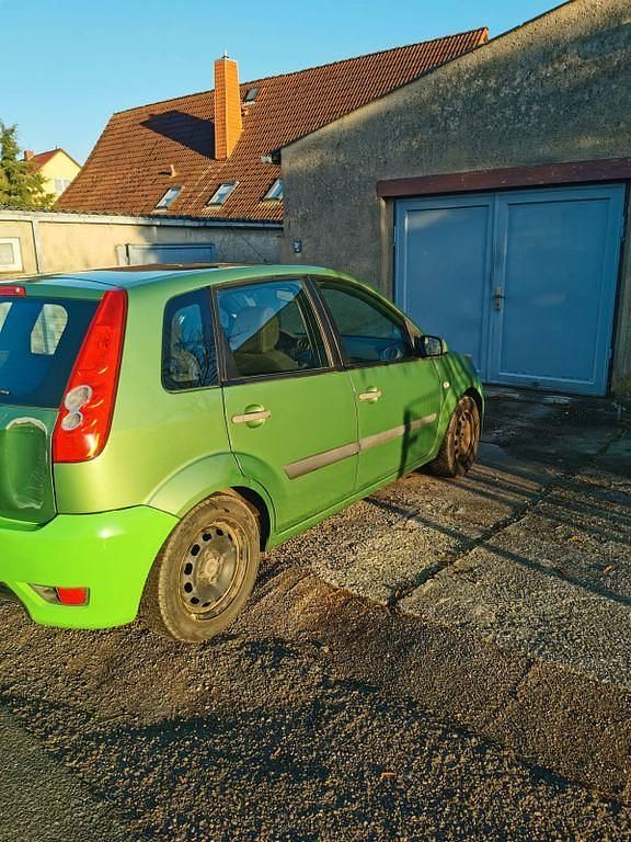 Gebraucht Ford Fiesta 80 PS (58 kW) 2007 Grün Kleinwagen