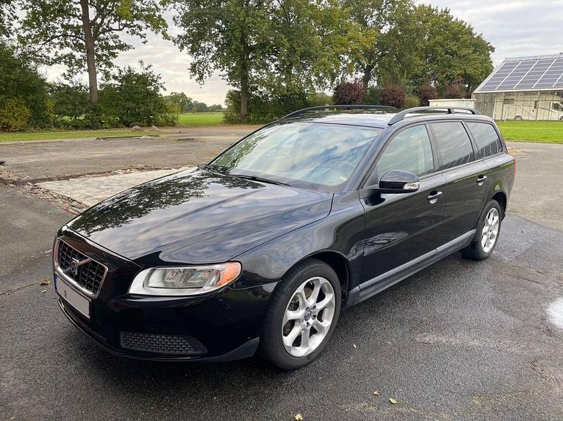 Schwarz Gebraucht 2009 Volvo V70 Kombi | 7.000 € (Teuer) - Bild 1/4