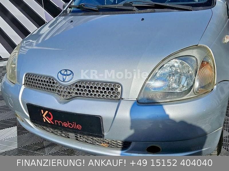 Gebraucht Toyota Yaris Sol 86 PS (63 kW) 2002 Silber Limousine