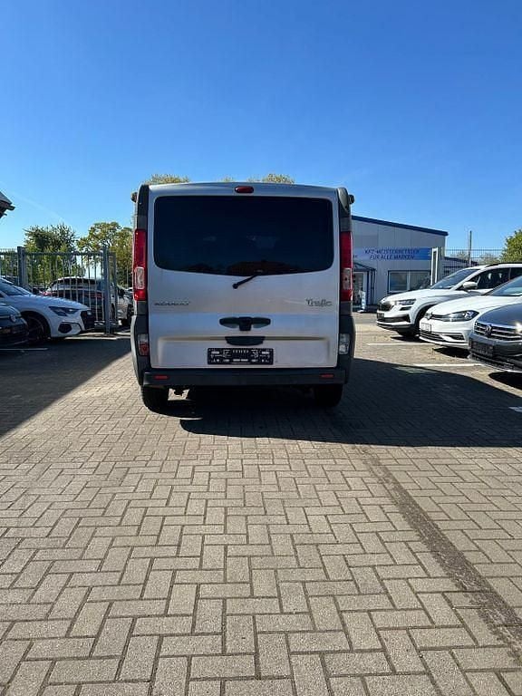 Używany Renault Trafic 114 KM (83 kW) 2010 Szary Minivan