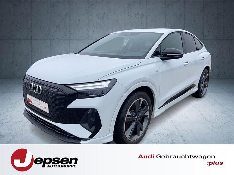 Gletscherweiß metallic Gebraucht 2022 Audi Q4 Sportback e-tron Sport SUV | 30.770 € (Fairer Preis) - Bild 1/4