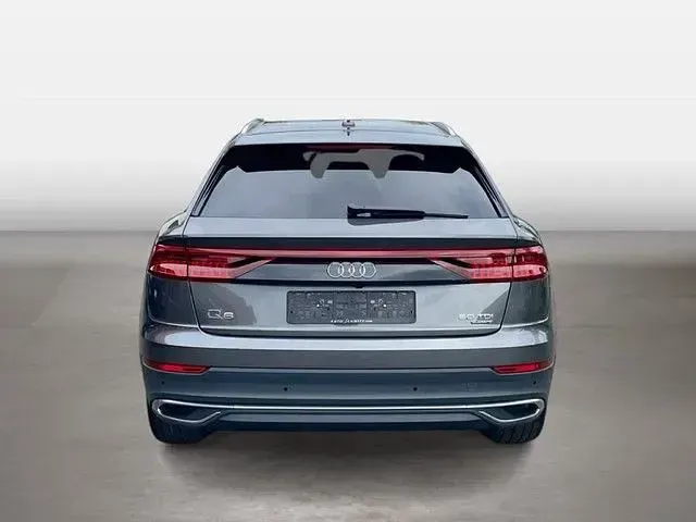 Gebraucht Audi Q8 Ambiente 286 PS (210 kW) 2022 Samuraigrau metallic SUV