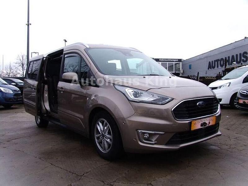 Silber Gebraucht 2021 Ford Tourneo Titanium Limousine | 19.900 € (Fairer Preis) - Bild 1/4