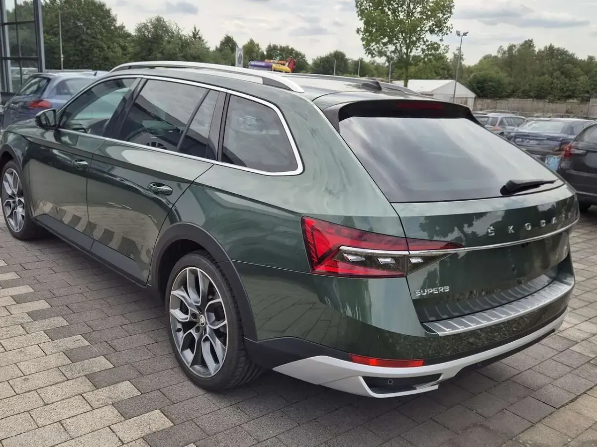 Gebraucht Skoda Superb Scout 4x4 190 PS (139 kW) 2020 Grün Kombi
