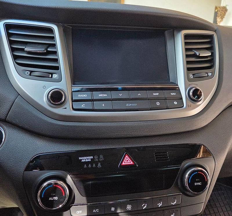 Gebraucht Hyundai Tucson Edition 177 PS (130 kW) 2017 Weiß SUV