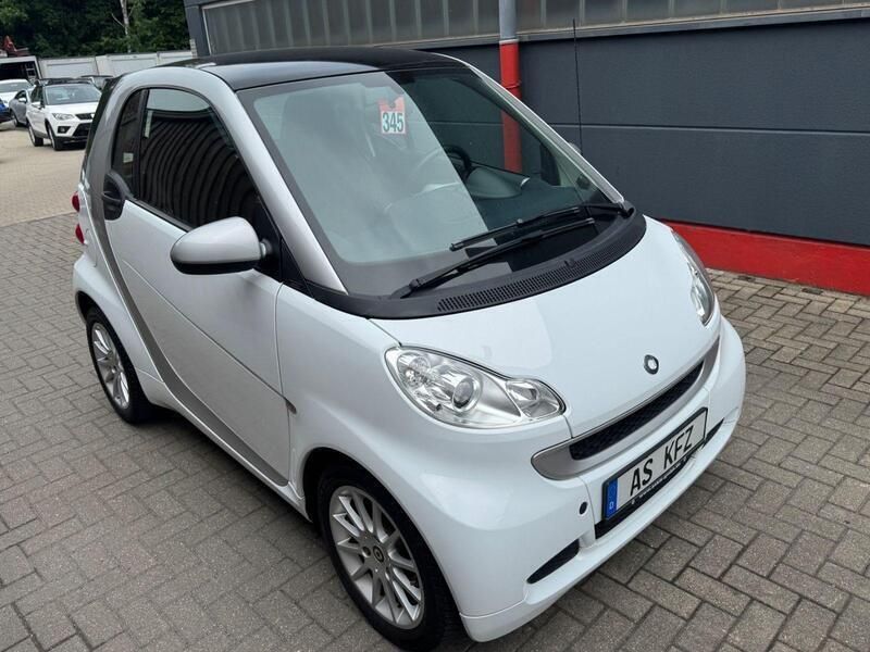 Weiß Gebraucht 2011 Smart ForTwo Coupé Passion Kleinwagen | 4.990 € (Fairer Preis) - Bild 1/4