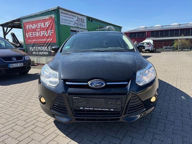 Gebraucht Ford Focus Trend 125 PS (91 kW) 2014 Schwarz Limousine