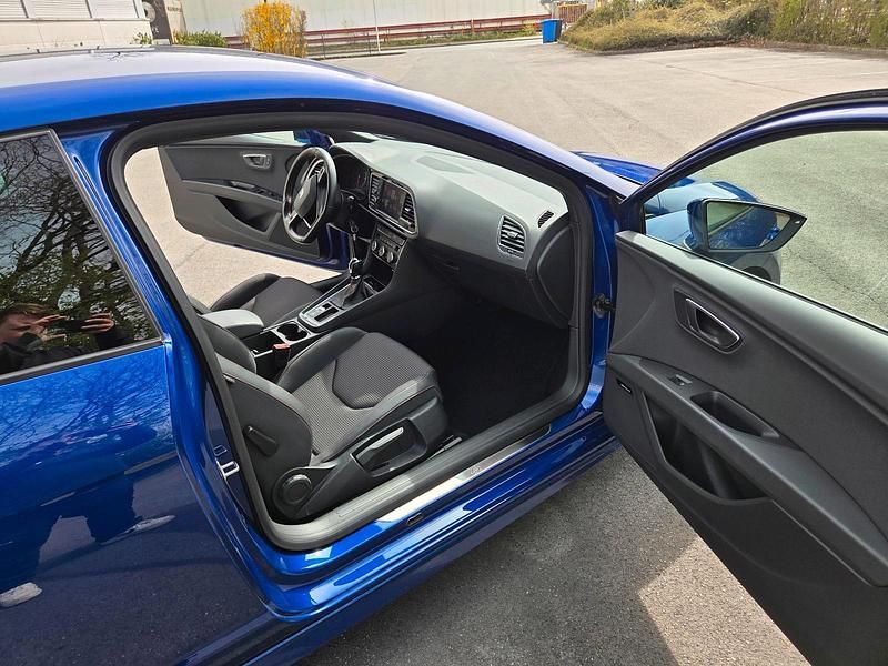 Second-hand Seat Leon FR 125 CP (91 kW) 2017 Albastru Coupe