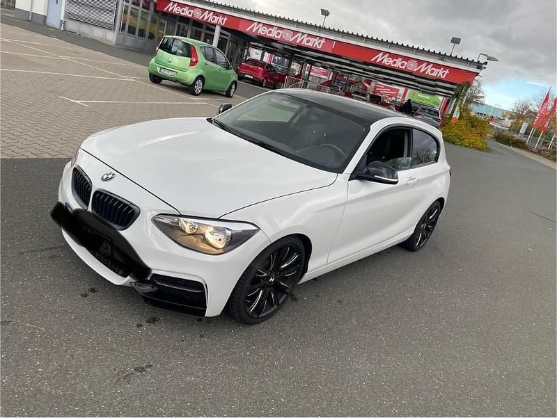Weiß Gebraucht 2013 BMW 118 M Sport Kleinwagen | 7.777 € (Guter Preis) - Bild 1/4