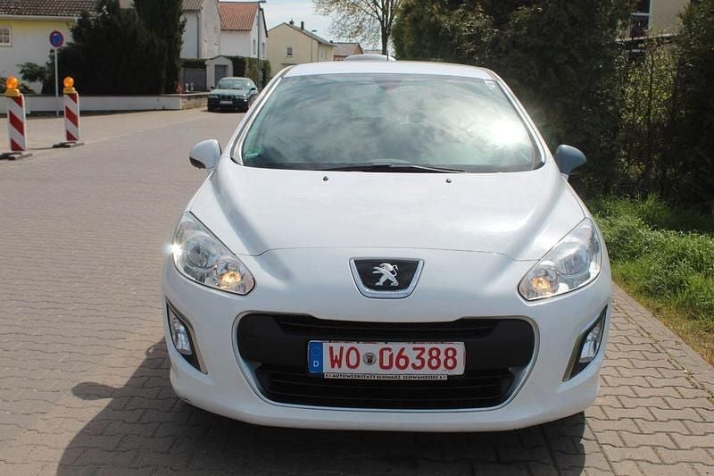 Second-hand Peugeot 308 Active 111 CP (81 kW) 2011 Alb Berlinǎ