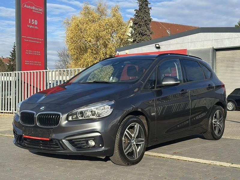 Grau Gebraucht 2017 BMW 218 Active Tourer Sport Line Van / Kleinbus | 13.990 € (Fairer Preis) - Bild 1/4