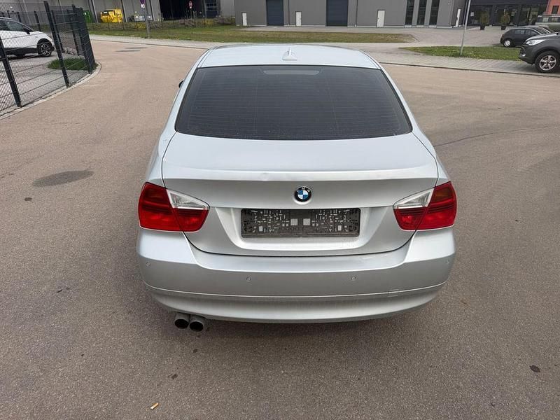 Second-hand BMW 325 218 CP (160 kW) 2005 Argintiu Berlinǎ