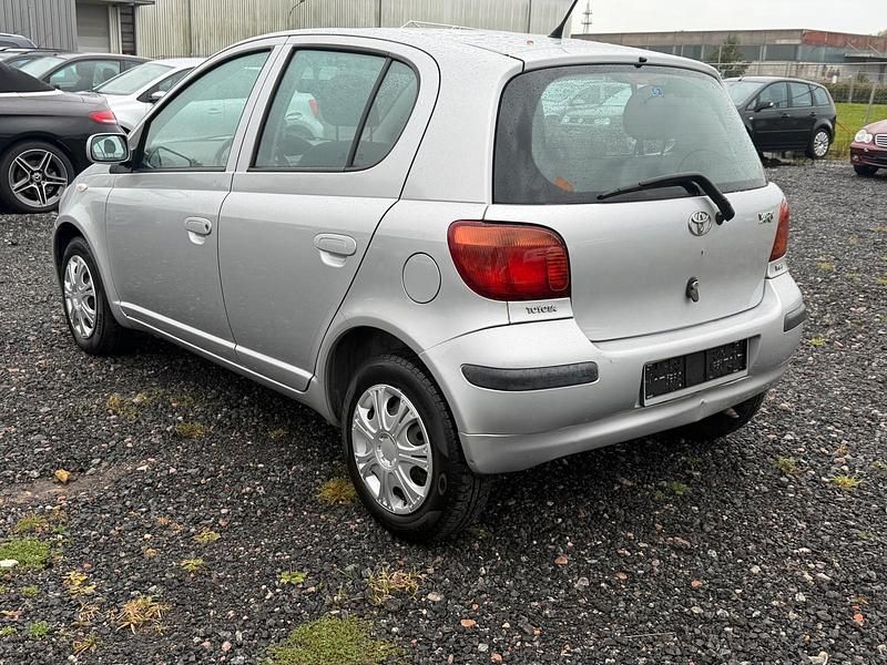 Gebraucht Toyota Yaris Sol 66 PS (48 kW) 2005 Silber Kleinwagen
