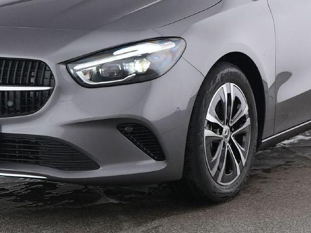 Mountain grau (metallic) Gebraucht 2024 Mercedes B200 Van / Kleinbus | 31.780 € (Guter Preis) - Bild 1/4