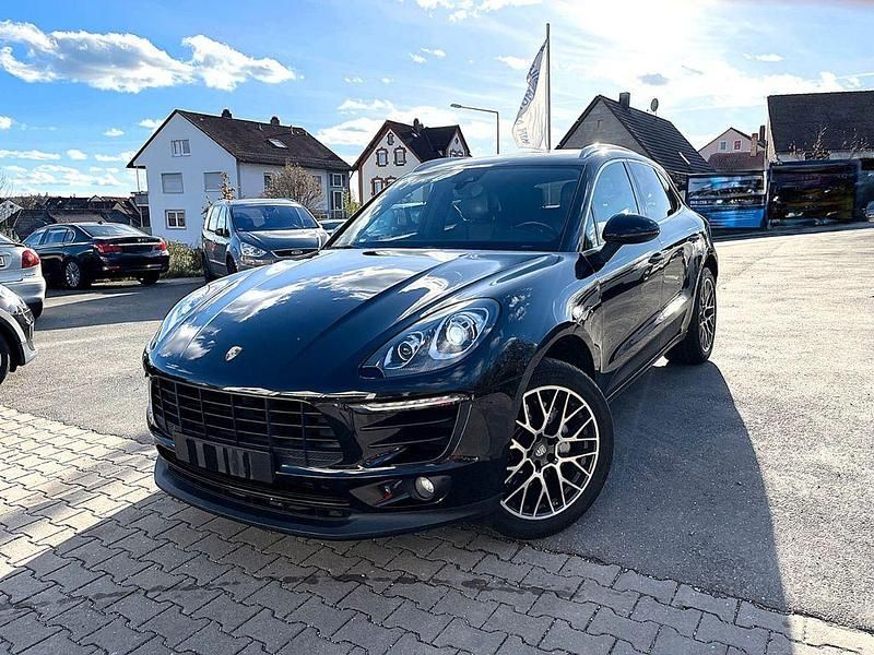Gebraucht Porsche Macan S 258 PS (189 kW) 2017 Tiefschwarzmetallic SUV