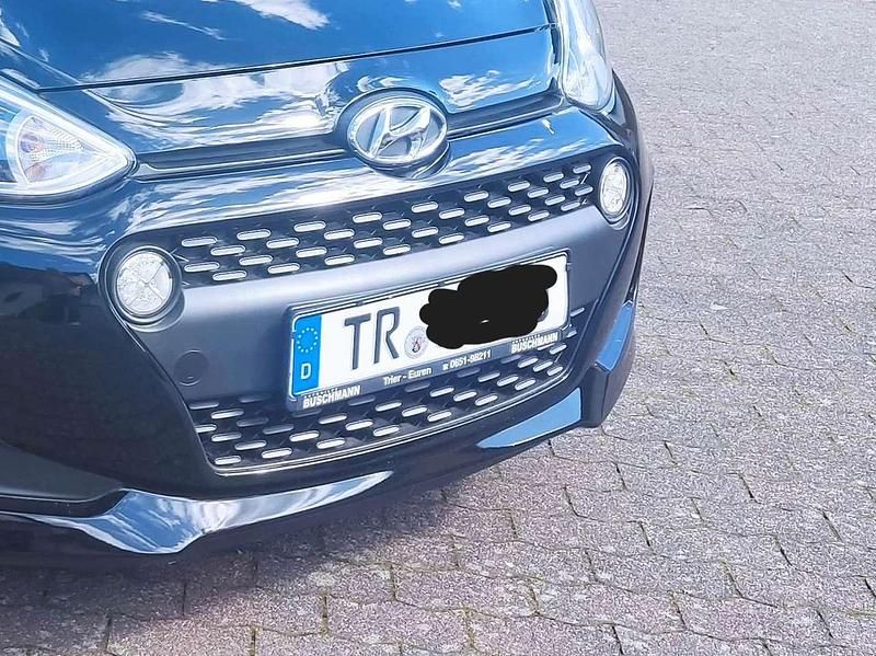 Gebraucht Hyundai i10 Style 87 PS (63 kW) 2017 Schwarz Kleinwagen