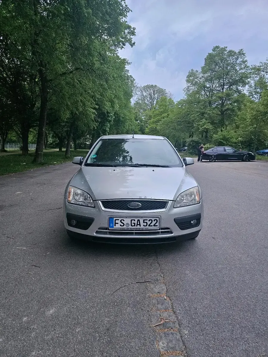 Gebraucht Ford Focus 90 PS (66 kW) 2007 Grau Limousine