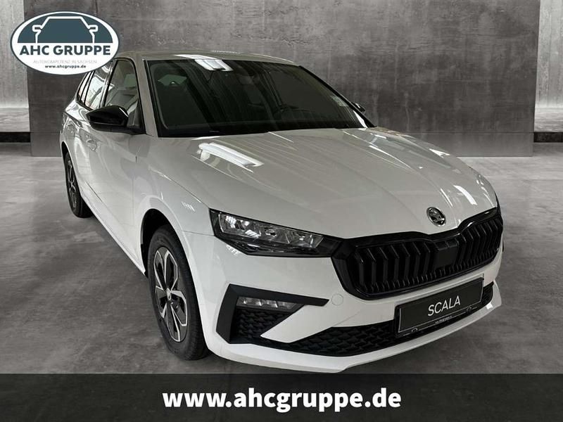 Gebraucht Skoda Scala Selection 95 PS (69 kW) 2024 Weiss Kleinwagen