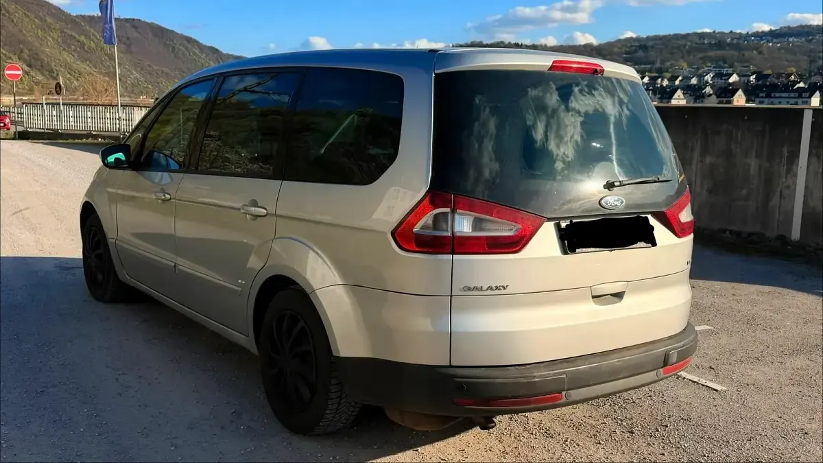 Używany Ford Galaxy 140 KM (102 kW) 2006 Szary Minivan