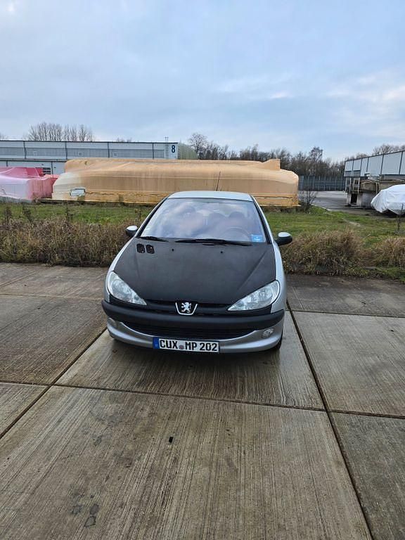 Silber Gebraucht 2002 Peugeot 206 Limousine | 900 € (Fairer Preis) - Bild 1/4