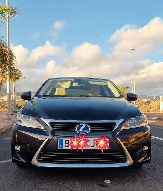 Gebraucht Lexus CT200h Luxury Line 136 PS (100 kW) 2015 Violett Limousine