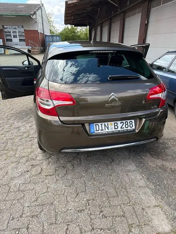 Used Citroën C4 PureTech 131 HP (96 kW) 2014 Brown Sedan