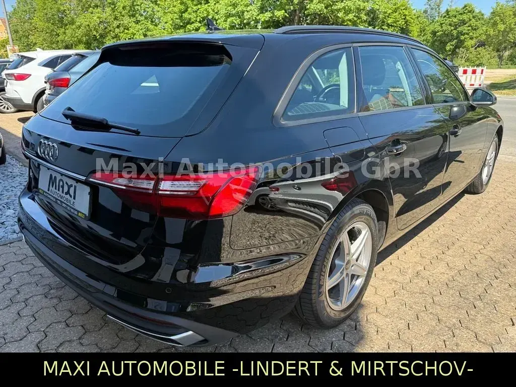 Gebraucht Audi A4 Ambiente 163 PS (119 kW) 2023 Schwarz Kombi