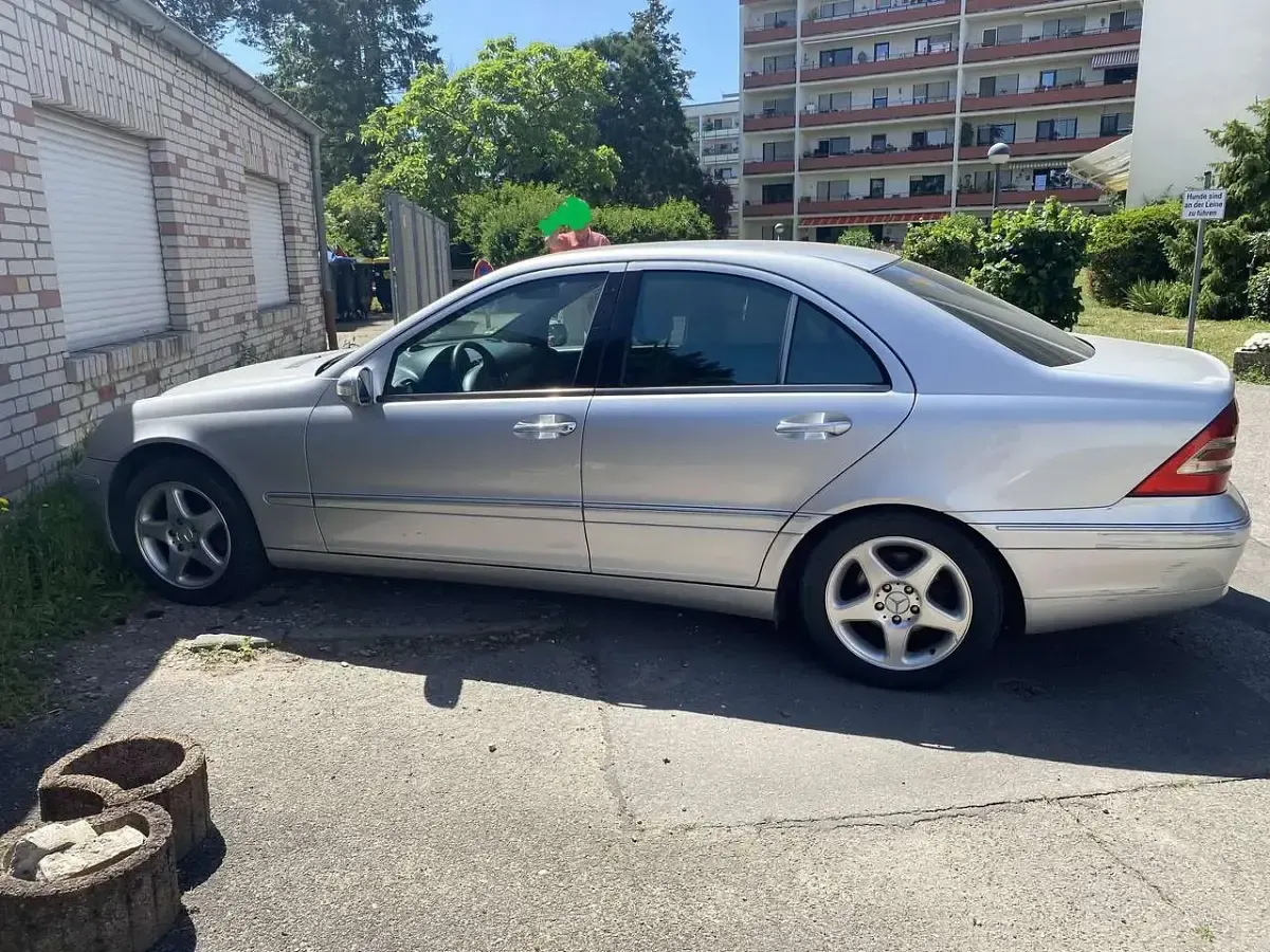 Gebraucht Mercedes C200 122 PS (89 kW) 2003 Grau Limousine