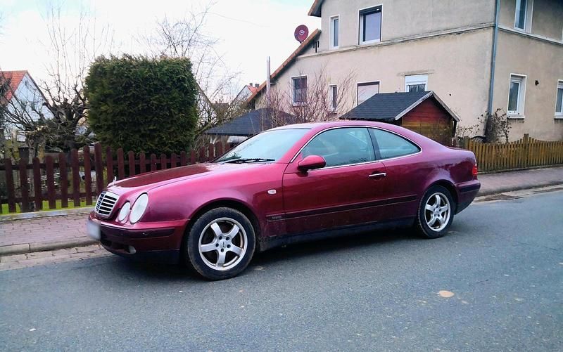 Gebraucht Mercedes CLK320 218 PS (160 kW) 1999 Rot Coupé