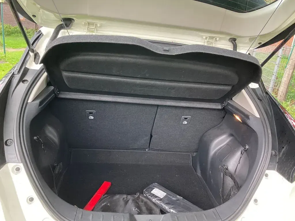 Gebraucht Nissan Leaf Acenta 110 kW (150 PS) 2022 Weiß Kleinwagen