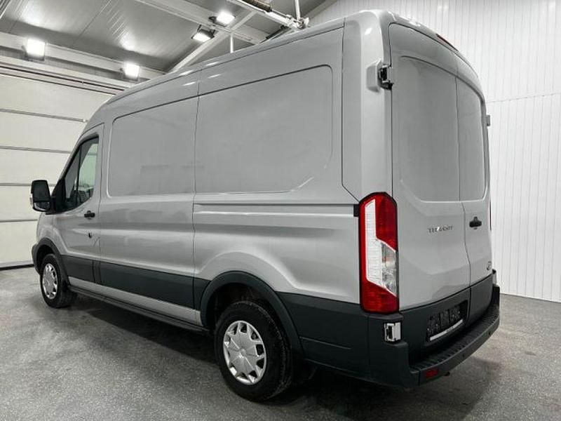 Gebraucht Ford Transit 105 PS (77 kW) 2019 Polarsilber (pnzjb0) (metallic) Van