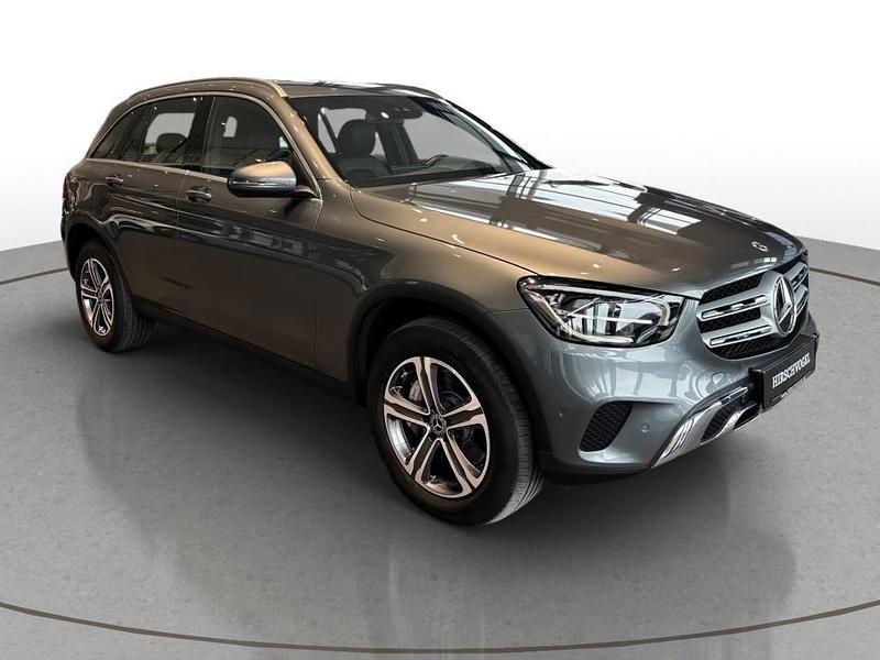 Gebraucht Mercedes GLC300e AMG line 306 PS (225 kW) 2021 Metalliclack selenitgrau (metallic) SUV