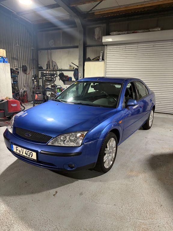 Gebraucht Ford Mondeo Trend 125 PS (91 kW) 2002 Blau Limousine