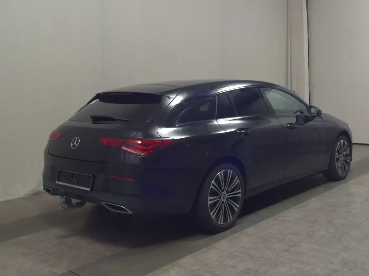 Gebraucht Mercedes CLA220 Shooting Brake Progressive 190 PS (139 kW) 2022 Schwarz Kombi
