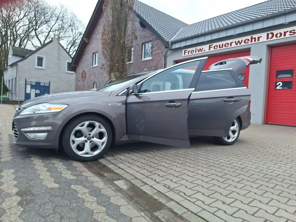 Gebraucht Ford Mondeo 200 PS (147 kW) 2014 Schwarz Kombi