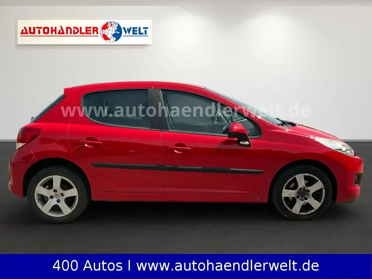 Gebraucht Peugeot 207 Filou 95 PS (69 kW) 2010 Rot Limousine